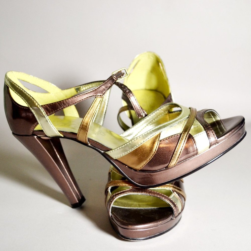 New York Transit Woman's Metallic Strap Dress Shoe Open Toe 7M